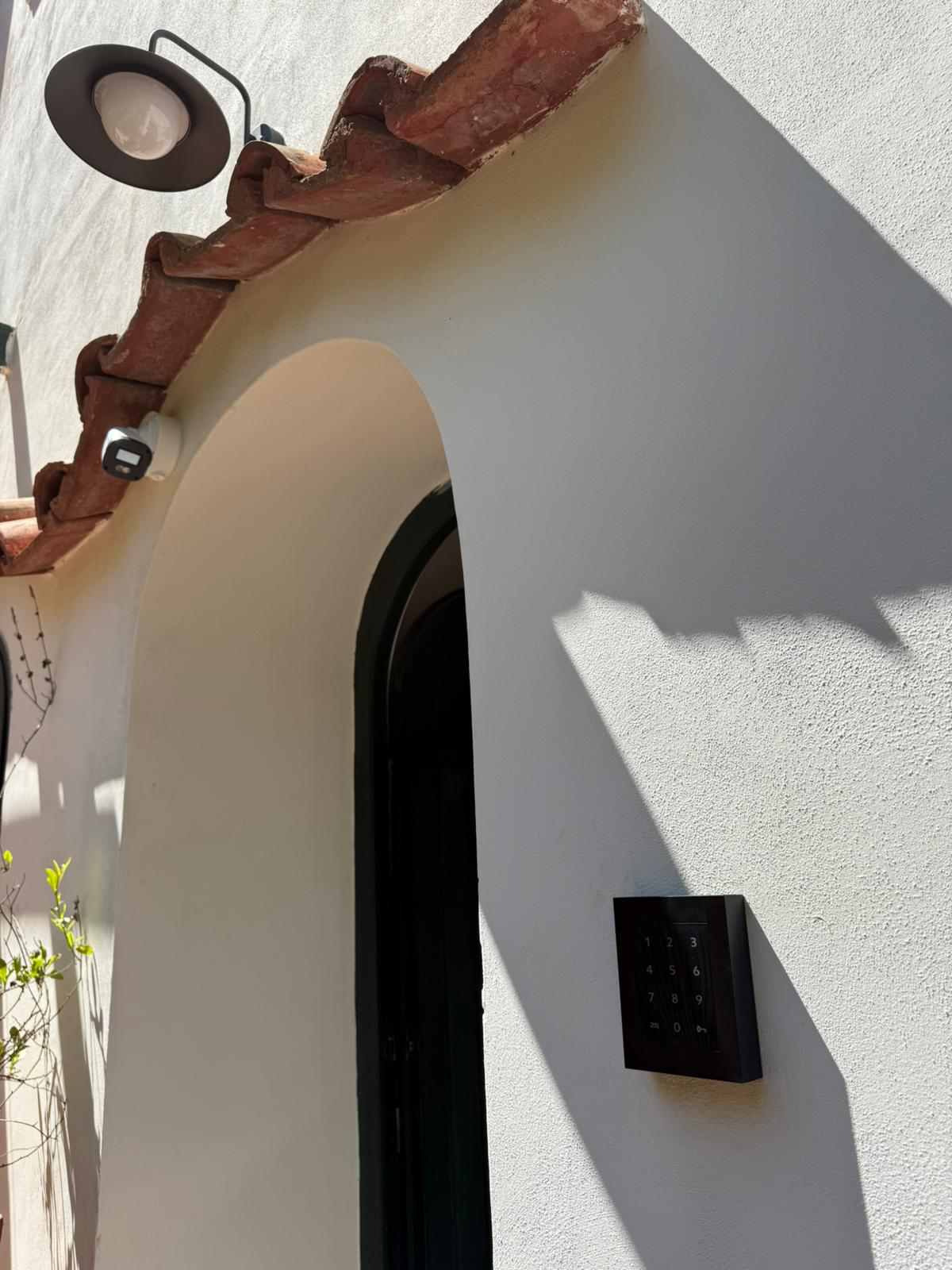 Telecamera e lettore all'ingresso, Villa Preziosa a Capri