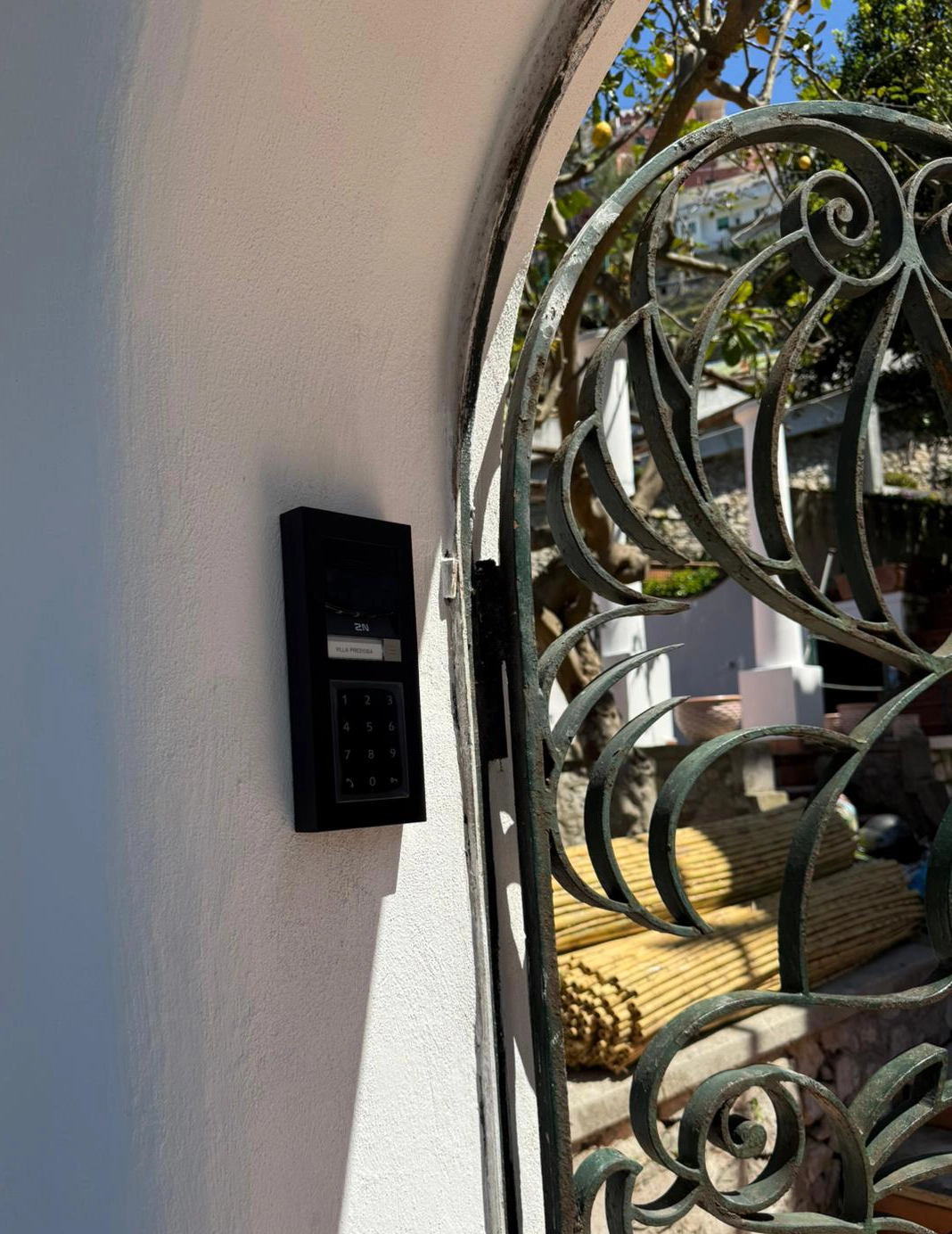 Lettore per il controllo accessi all'ingresso, Villa Preziosa a Capri