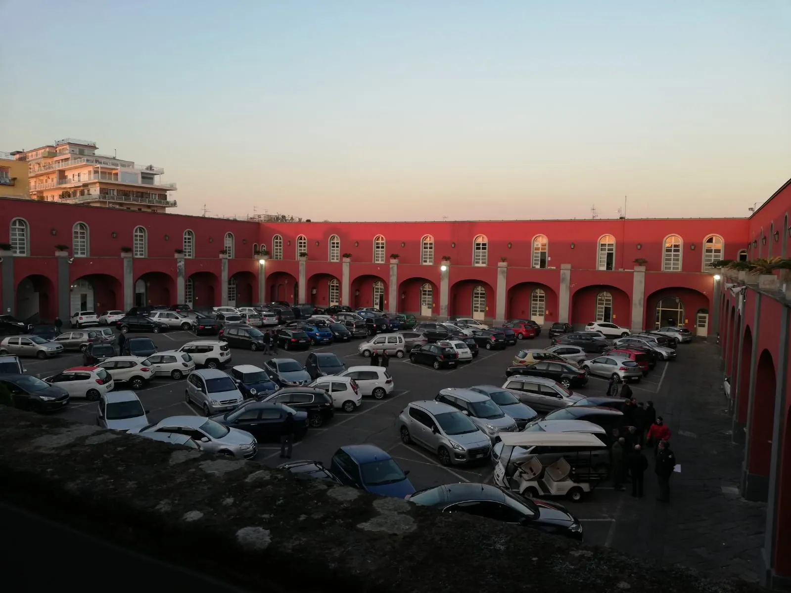 Cortile della Caserma Nino Bixio di Napoli