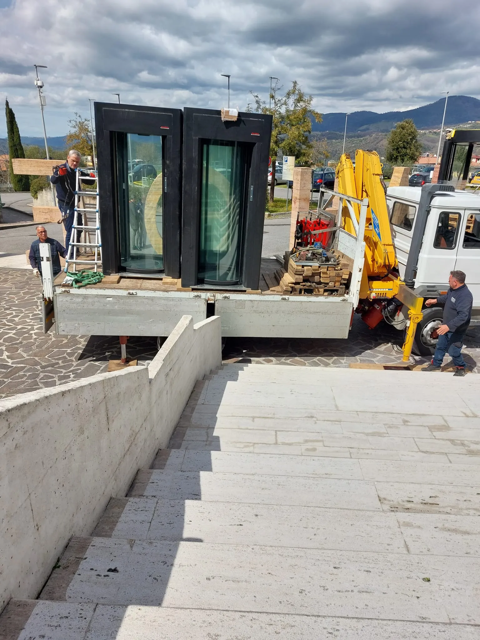 Installazione della postazione scanner bagagli, Tribunale di Vallo della Lucania